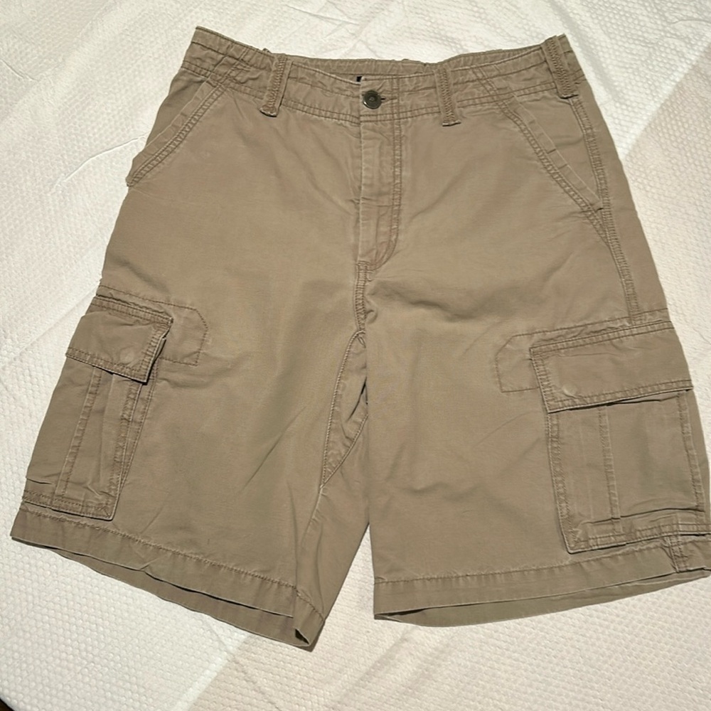 Eastern Mountain Sports cargo shorts. Men’s size 32, beige
